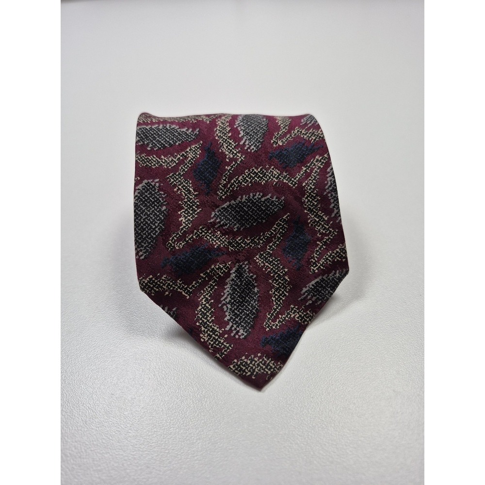 Giorgio Armani Tie Mens One Size Red Paisley 100% Silk Designer Cravatte